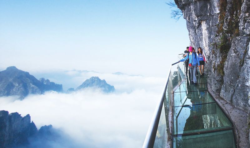 長(zhǎng)沙出發(fā)到張家界玻璃橋云天渡、森林公園、天門山玻璃棧道往返4天3晚游