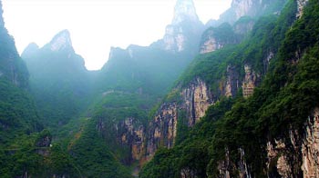 張家界國(guó)家森林公園、鳳凰古城純玩兩晚三日游